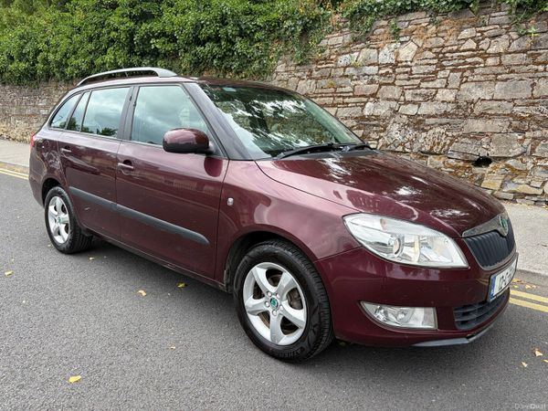 Skoda Fabia Estate/Jeep, Petrol, 2012, Red