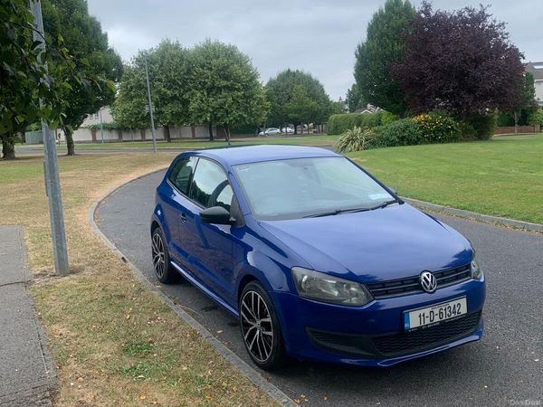 Volkswagen Polo Hatchback, Petrol, 2011, Blue