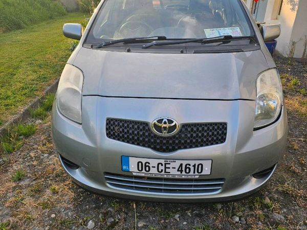 Toyota Yaris Hatchback, Petrol, 2006, Silver