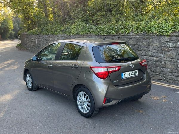 Toyota Yaris Hatchback, Petrol, 2017, Grey