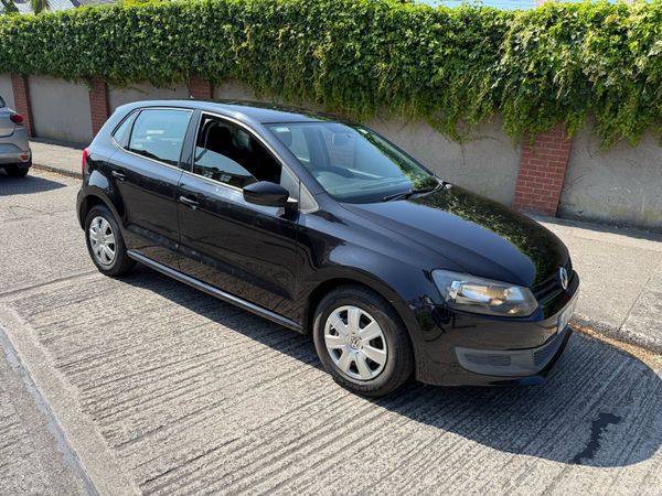 Volkswagen Polo Hatchback, Petrol, 2010, Black