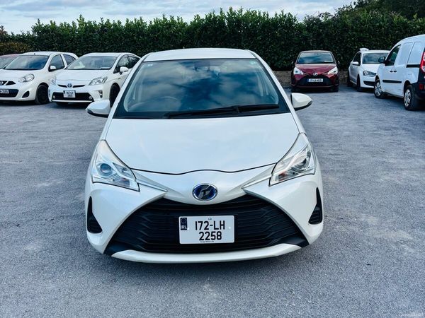 Toyota Camry Saloon, Petrol Hybrid, 2022, Black