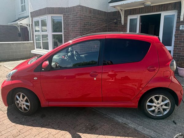Toyota Aygo Hatchback, Petrol, 2014, Red