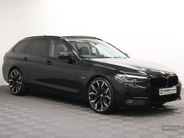 BMW 5-Series Estate, Petrol Hybrid, 2023, Black