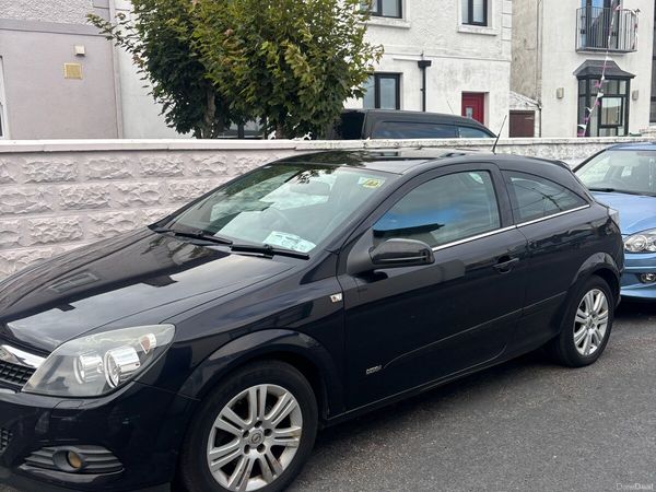 Opel Astra Hatchback, Petrol, 2009, Black