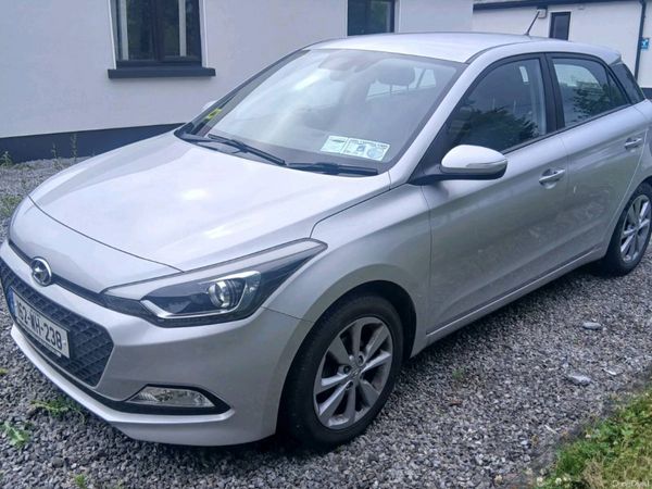 Hyundai i20 Hatchback, Petrol, 2016, Silver