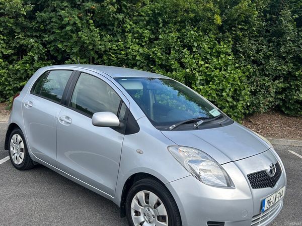 Toyota Yaris Hatchback, Petrol, 2006, Silver