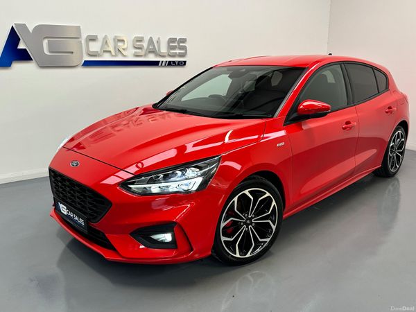 Ford Focus Hatchback, Petrol Hybrid, 2021, Red
