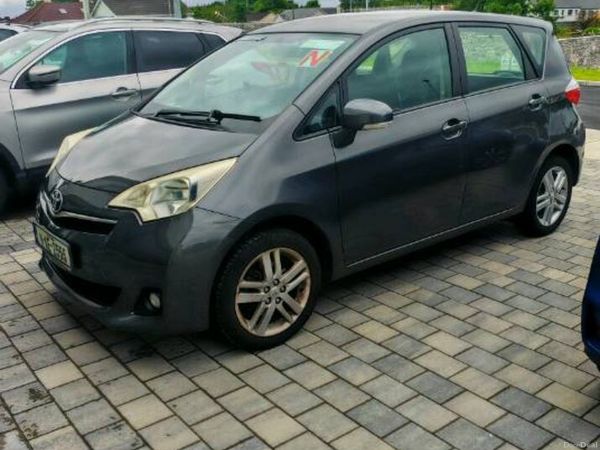 Toyota Verso-S MPV, Petrol, 2011, Grey