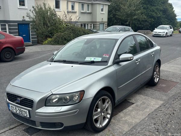 Volvo S40 Saloon, Petrol, 2007, Silver