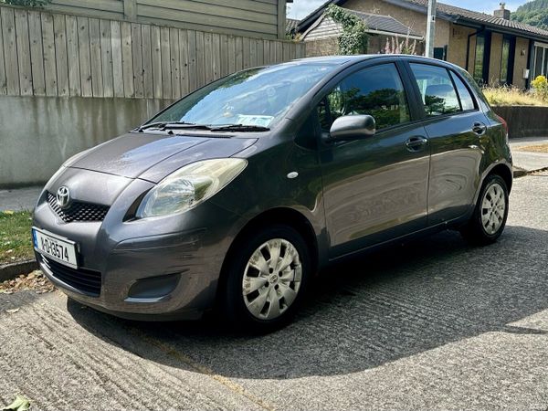 Toyota Yaris Hatchback, Petrol, 2011, Grey