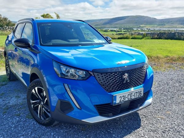 Peugeot 2008 MPV, Petrol, 2023, Blue