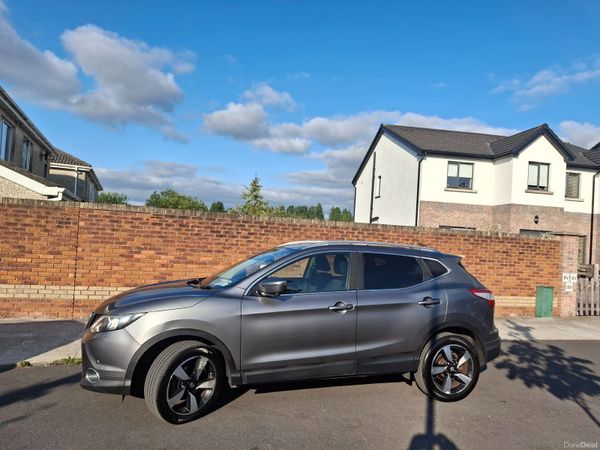 Nissan Qashqai Hatchback, Diesel, 2016, Grey
