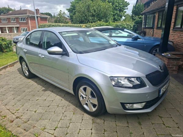 Skoda Octavia Saloon, Diesel, 2015, Silver