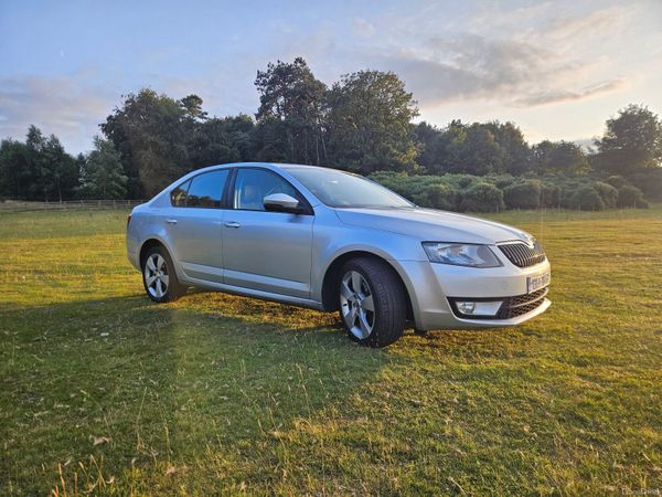 Skoda Octavia Saloon, Diesel, 2013, Silver