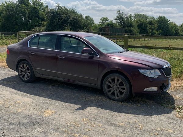 Skoda Superb Saloon, Diesel, 2010, Red