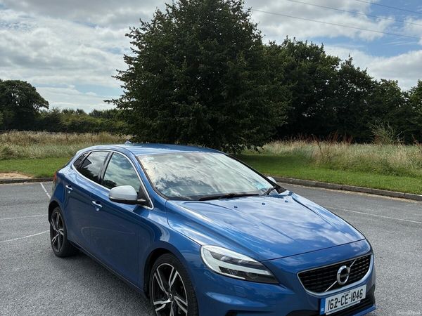 Volvo V40 Hatchback, Diesel, 2016, Blue