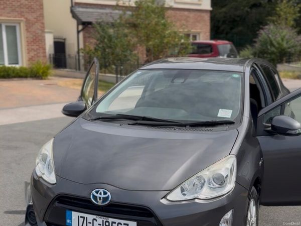 Toyota Aqua Hatchback, Petrol Hybrid, 2017, Grey