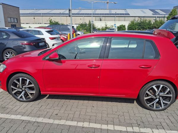 Volkswagen Golf Hatchback, Petrol, 2015, Red
