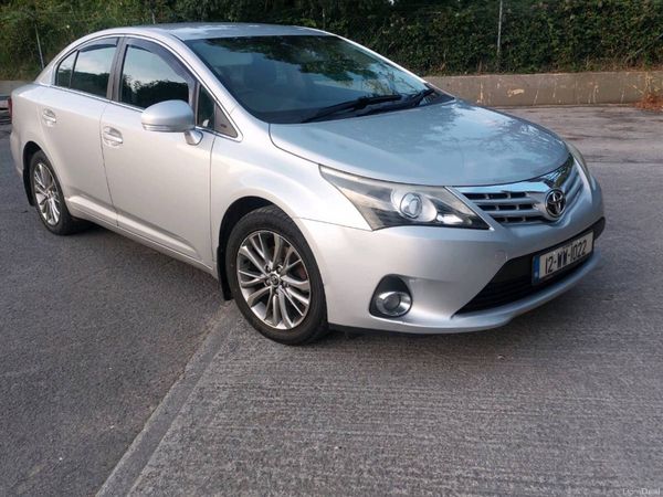 Toyota Avensis Saloon, Diesel, 2012, Silver