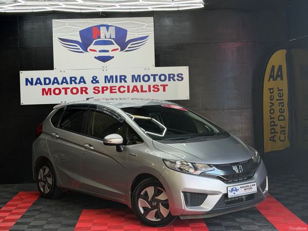 Honda Fit Hatchback, Petrol Hybrid, 2014, Silver
