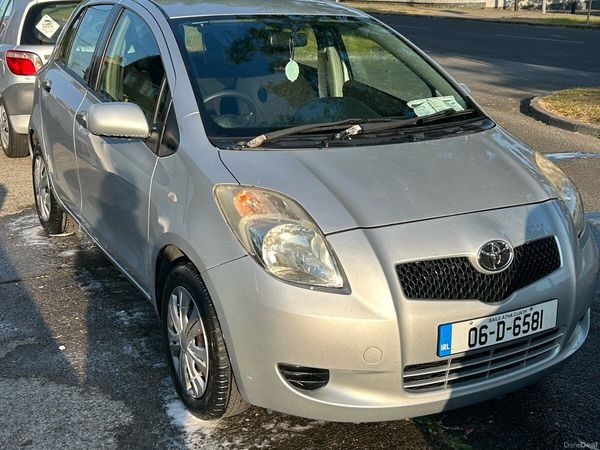 Toyota Yaris Hatchback, Petrol, 2006, Silver