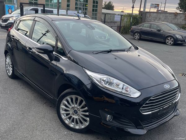 Ford Fiesta Hatchback, Petrol, 2014, Black