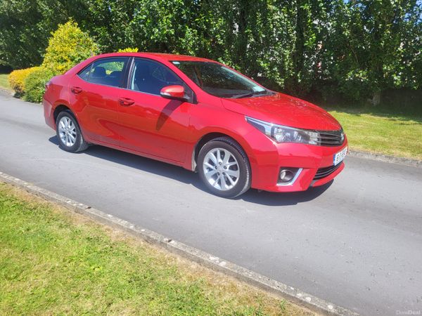 Toyota Corolla Saloon, Petrol, 2016, Red
