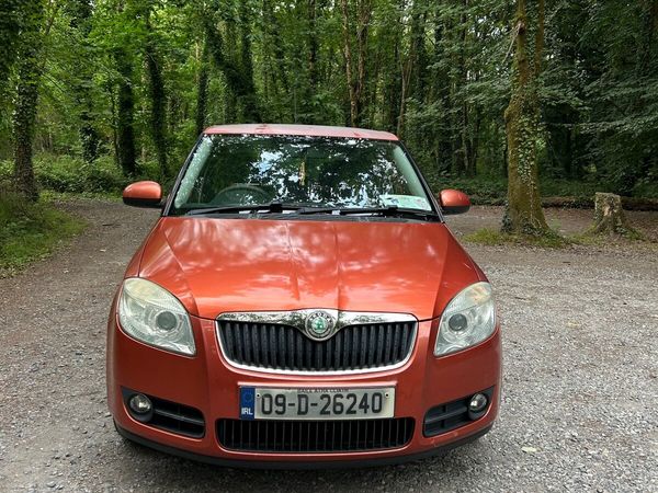 Skoda Fabia Hatchback, Petrol, 2009, Orange