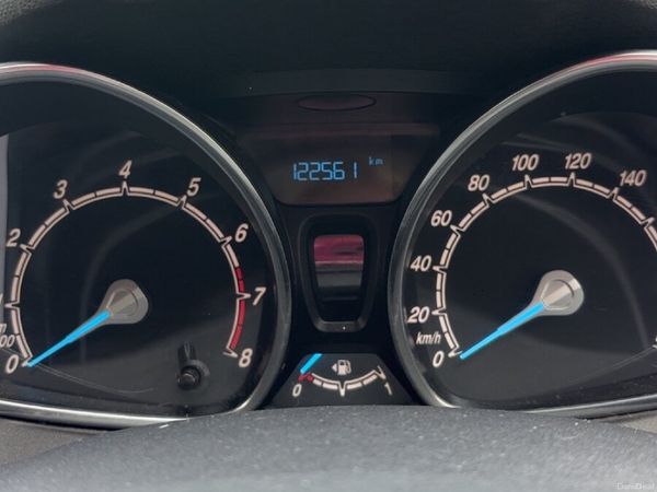 Ford Fiesta Hatchback, Petrol, 2014, Red