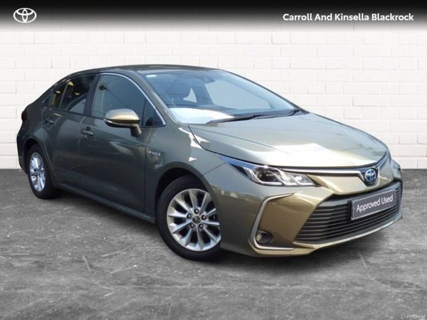 Toyota Corolla Saloon, Petrol Hybrid, 2019, Green