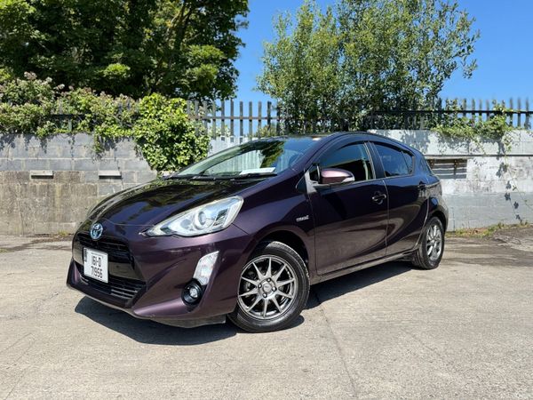 Toyota Aqua Hatchback, Petrol Hybrid, 2016, Purple