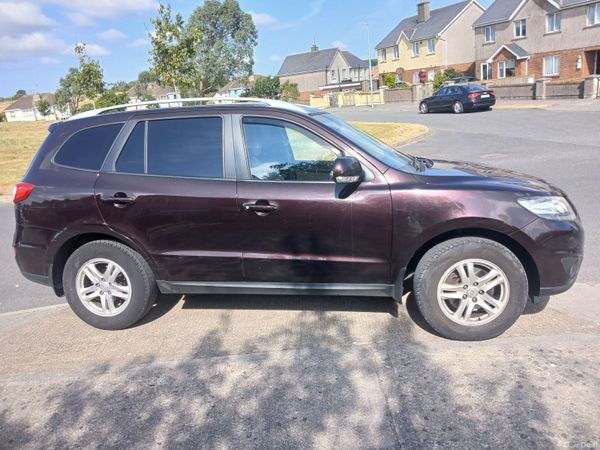 Hyundai Santa Fe SUV, Diesel, 2011, Red