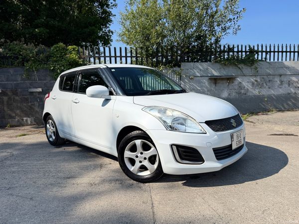 Suzuki Swift Hatchback, Petrol, 2015, White