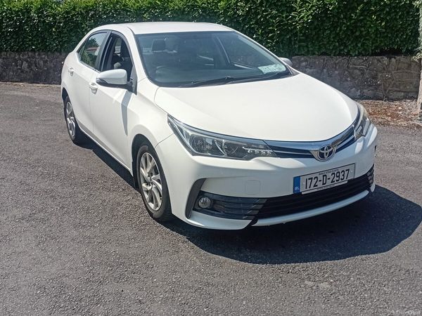 Toyota Corolla Saloon, Diesel, 2017, White