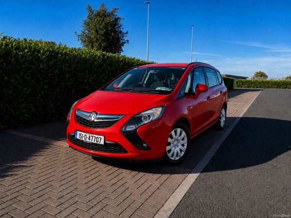 Vauxhall Zafira MPV, Diesel, 2015, Red