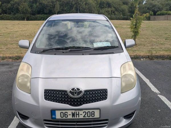 Toyota Yaris Hatchback, Petrol, 2006, Silver