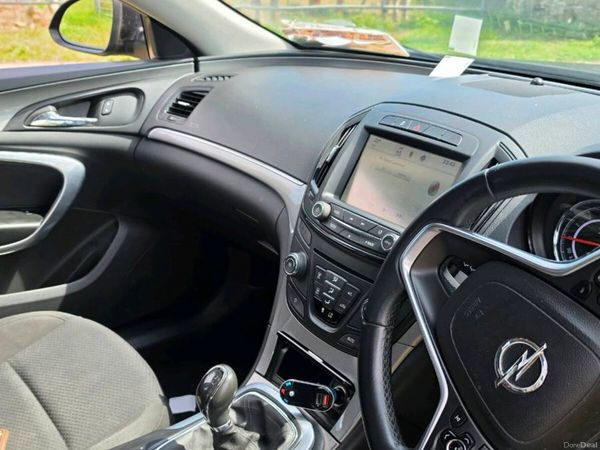 Opel Insignia Hatchback, Diesel, 2014, Brown