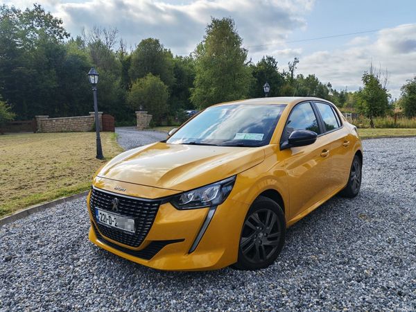 Peugeot 208 Hatchback, Petrol, 2022, Yellow