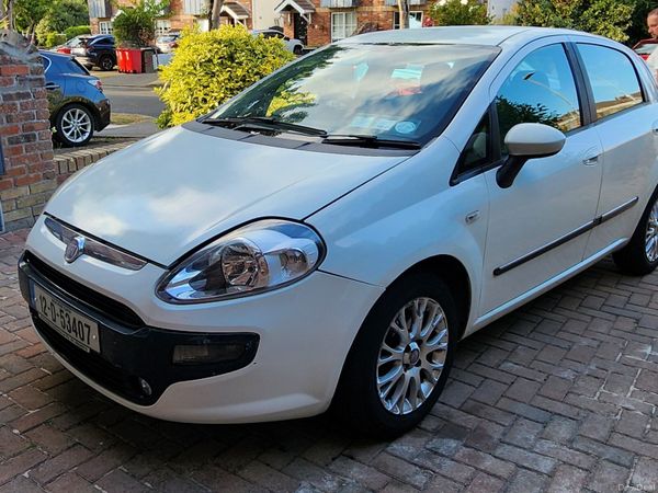 Fiat Punto Hatchback, Petrol, 2012, White