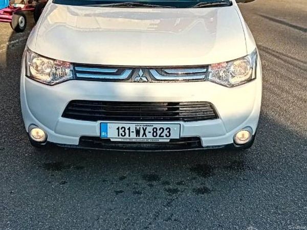 Mitsubishi Outlander SUV, Diesel, 2013, White