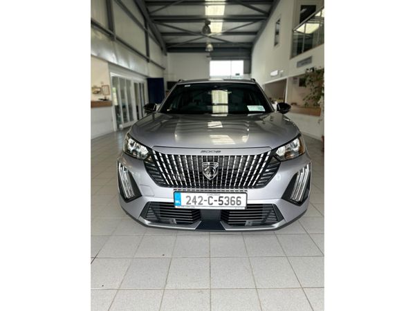 Peugeot 2008 MPV, Petrol, 2024, Grey