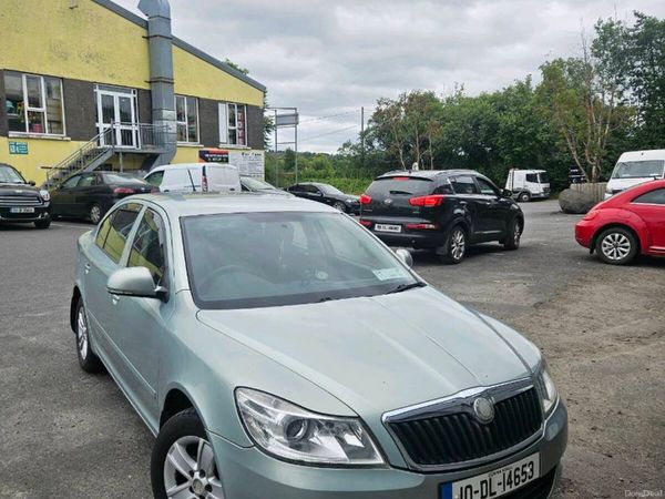 Skoda Octavia Hatchback, Diesel, 2010, Green