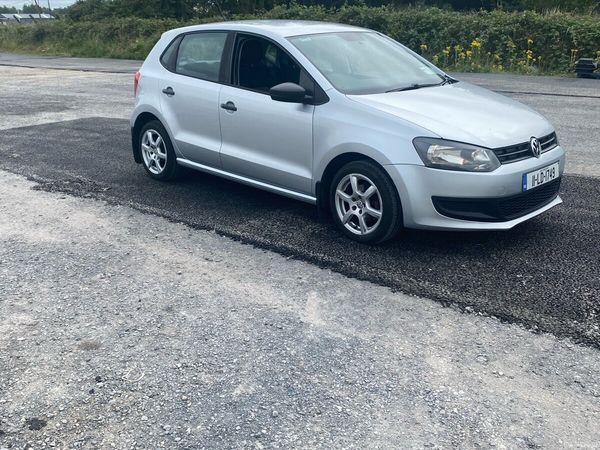 Volkswagen Polo Hatchback, Petrol, 2011, Silver