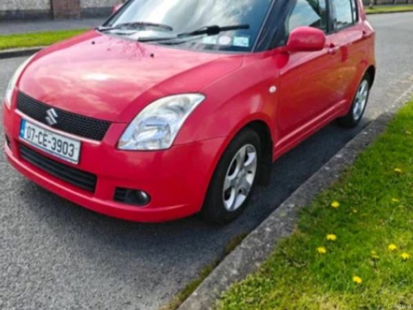 Suzuki Swift Hatchback, Petrol, 2007, Red