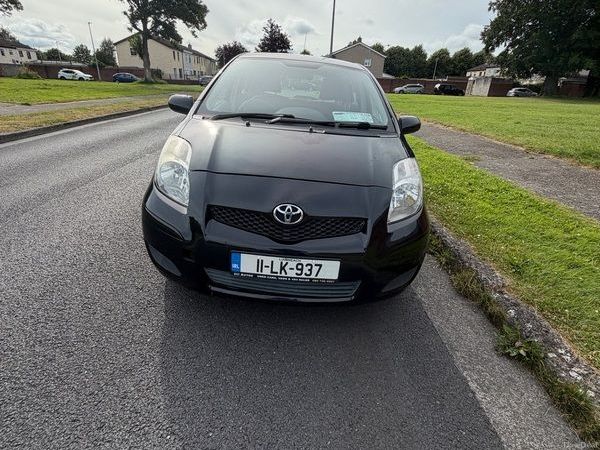 Toyota Yaris Hatchback, Petrol, 2011, Black