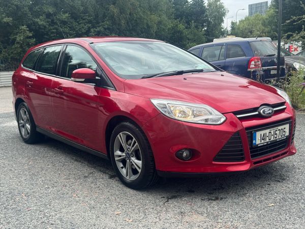 Ford Focus Estate, Petrol, 2014, Red