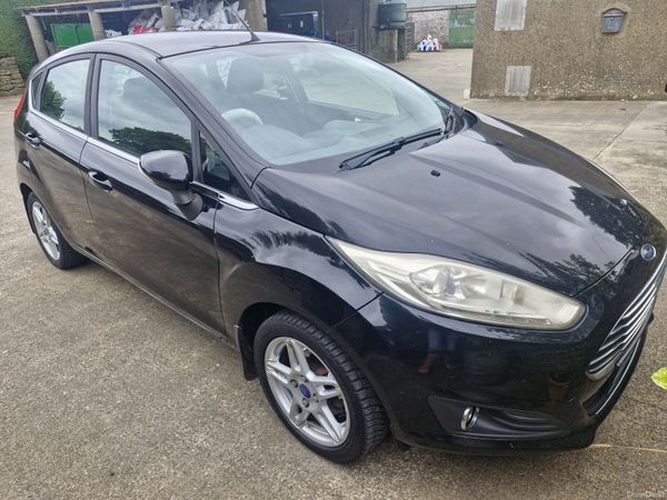 Ford Fiesta Hatchback, Diesel, 2014, Black