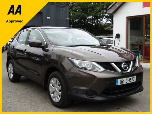 Nissan Qashqai MPV, Petrol, 2016, Brown