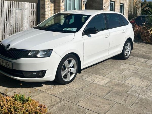Skoda Rapid Hatchback, Diesel, 2016, White